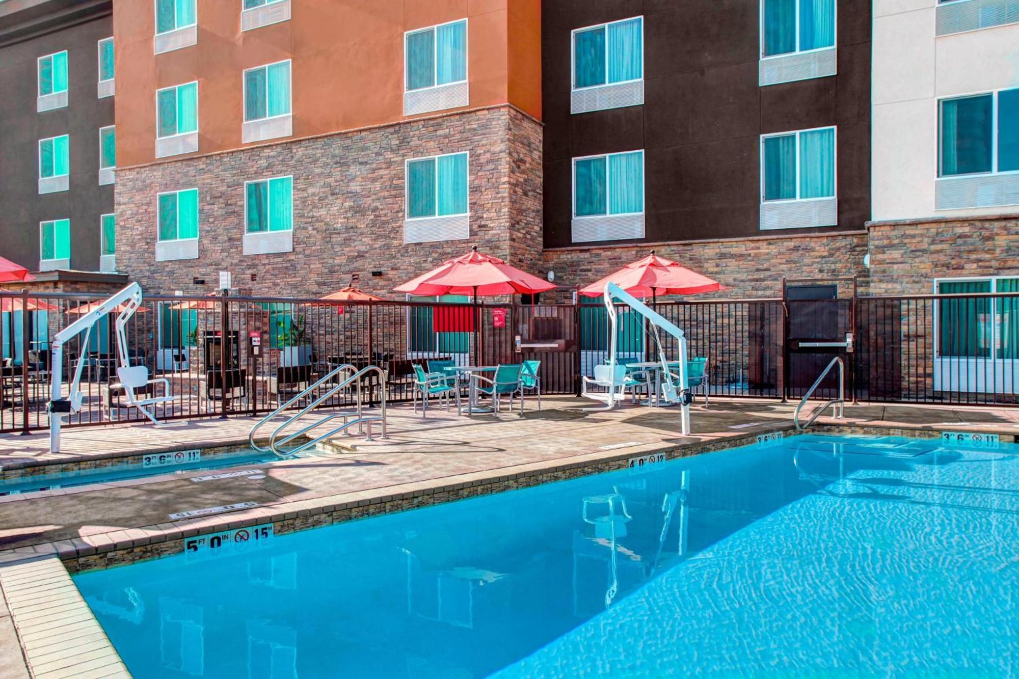 Towneplace Suites By Marriott Bakersfield West Εξωτερικό φωτογραφία