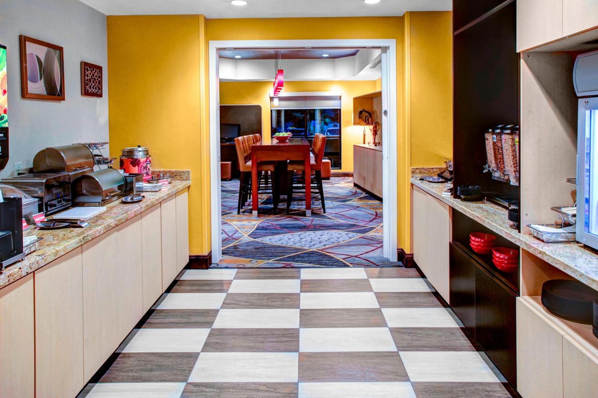 Towneplace Suites By Marriott Bakersfield West Εξωτερικό φωτογραφία
