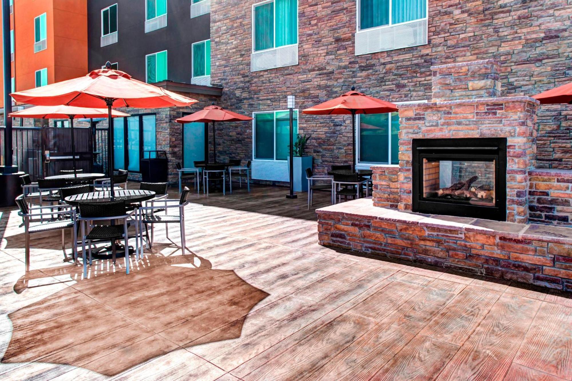 Towneplace Suites By Marriott Bakersfield West Εξωτερικό φωτογραφία